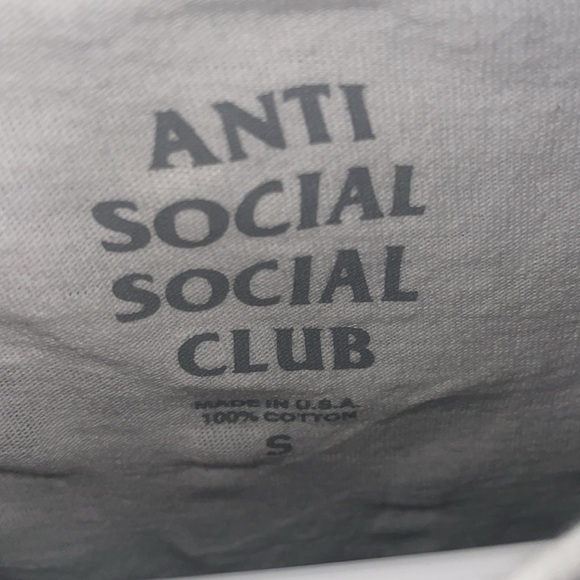 Selling it because my brother doesn’t want it - Picture 3 of 3